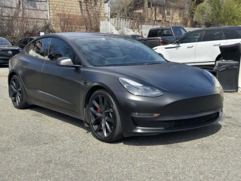 Tesla Model 3 Long Range      2023