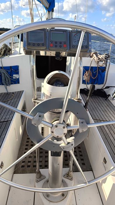 Jacht żaglowy BENETEAU Oceanis 390