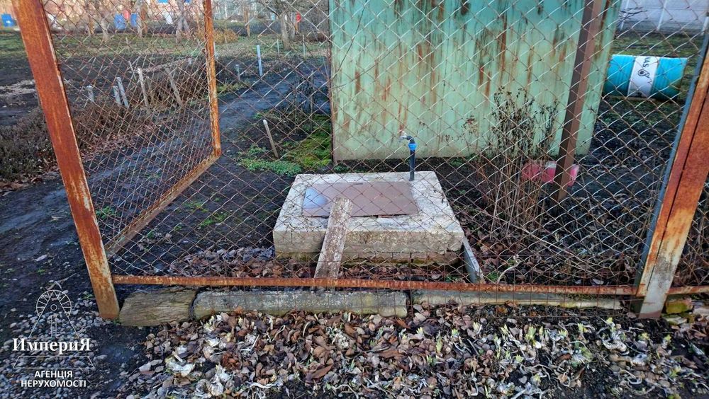 Участок с коммуникациями.Три километра от Песчаного массива.