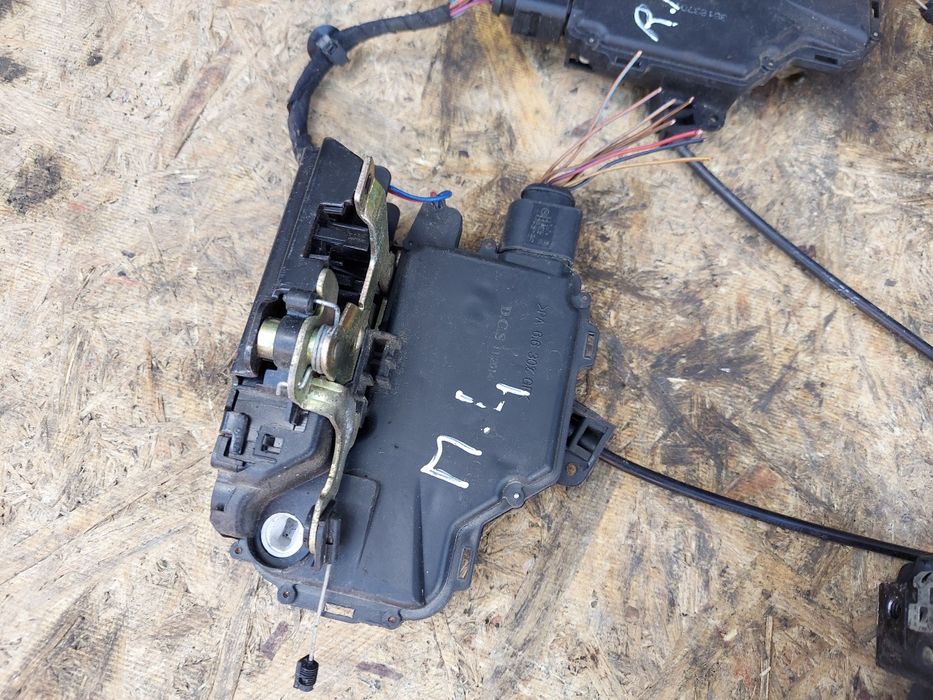 Замок Гольф 4 Бора Октавія Пассат / Замок двери Golf 4 Bora Passat