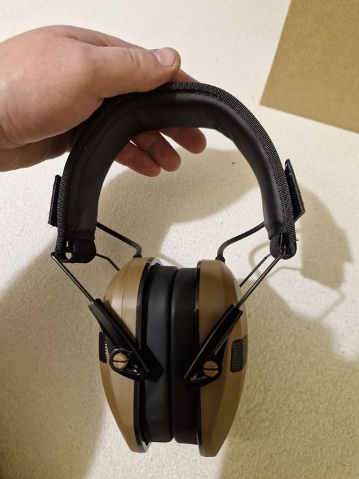 Słuchawki aktywne , strzeleckie.