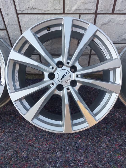 Felgi 19 5x112 Rial 8x19 et28 66,6 SUPER STAN Audi VW Mercedes BMW