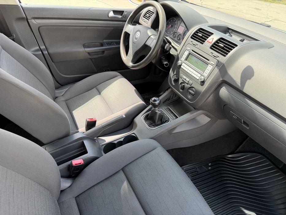 VW Golf V | 1,4 MPI | 5 drzwi | klima | zarejestrowany |