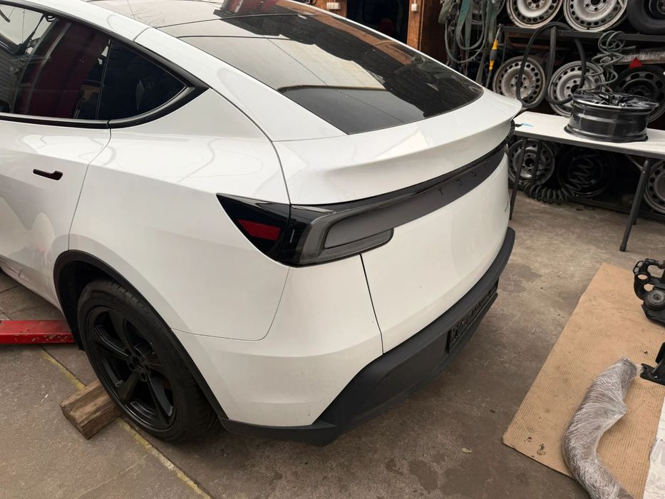 Tesla Y