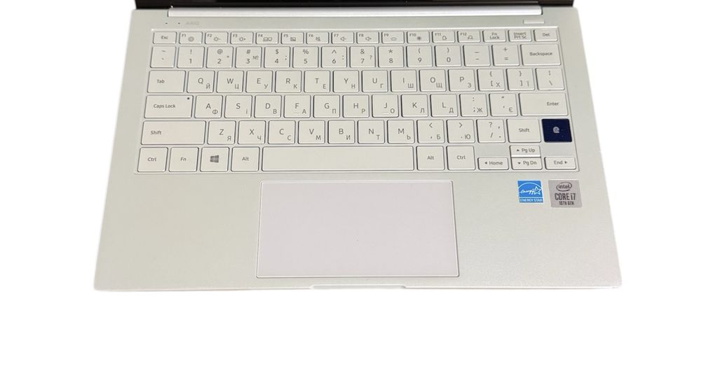 Гарантія Samsung GalaxyBook i7-10510U/16gb ddr4/512gb ssd/Oled Full HD