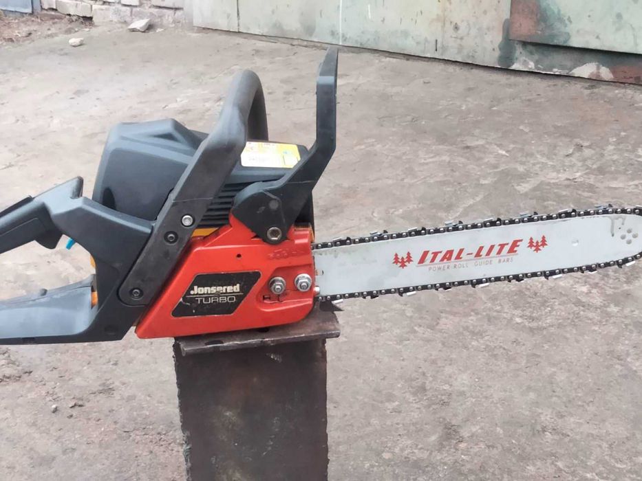 Продам бензопилу  бензопила jonsered cs 2137. Після капремонту.