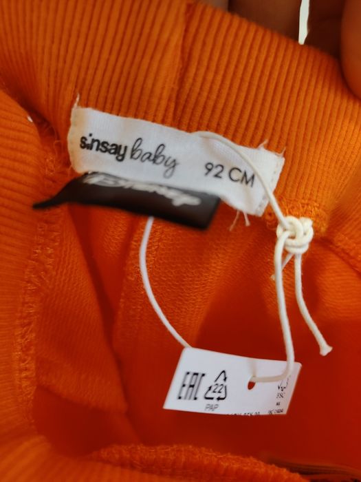 Nowe spodenki myszka Mickey rozmiar 90.