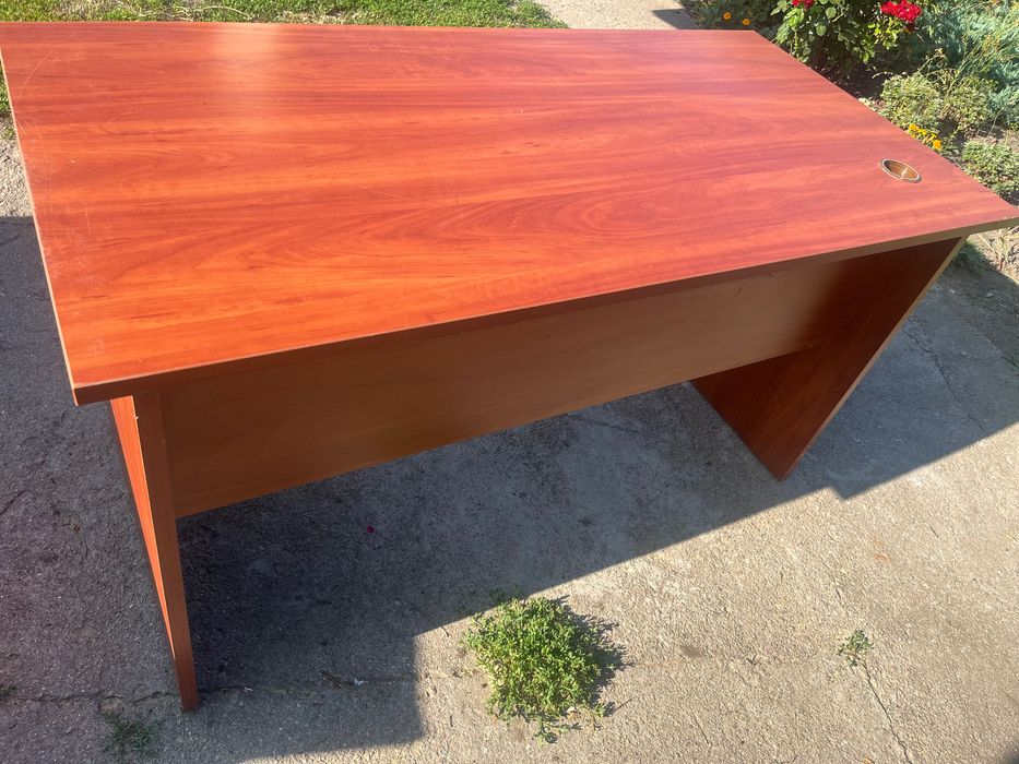 Продам офісний стіл