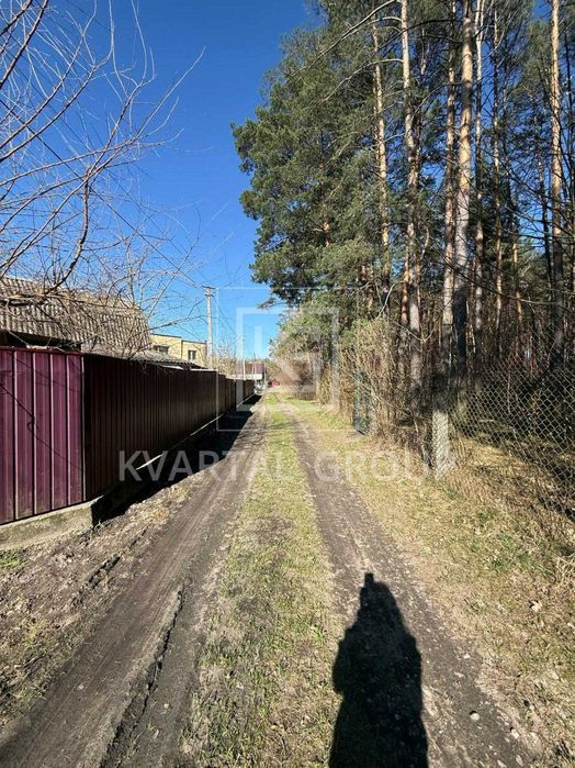 Земельну ділянку 5.7 сот. в садовому товаристві. Ідеальна локація. Поруч ліс.