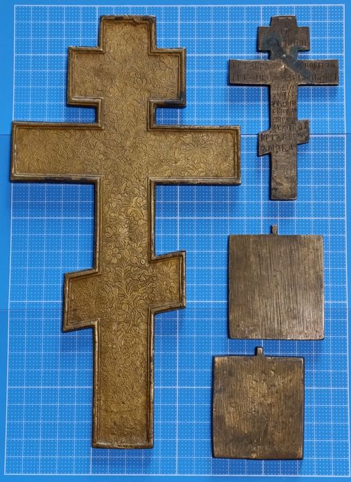 Киотный крест, иконы