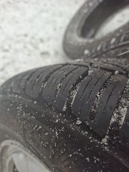 Продам зимові шины  205/60 r16