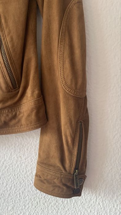 Casaco camel em camurça Massimo Dutti