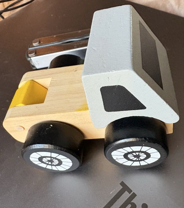 автомобиль из дерева Hema B.V. Amsterdam
