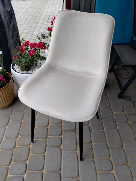 krzesła do salonu,pokoju -nieużywane