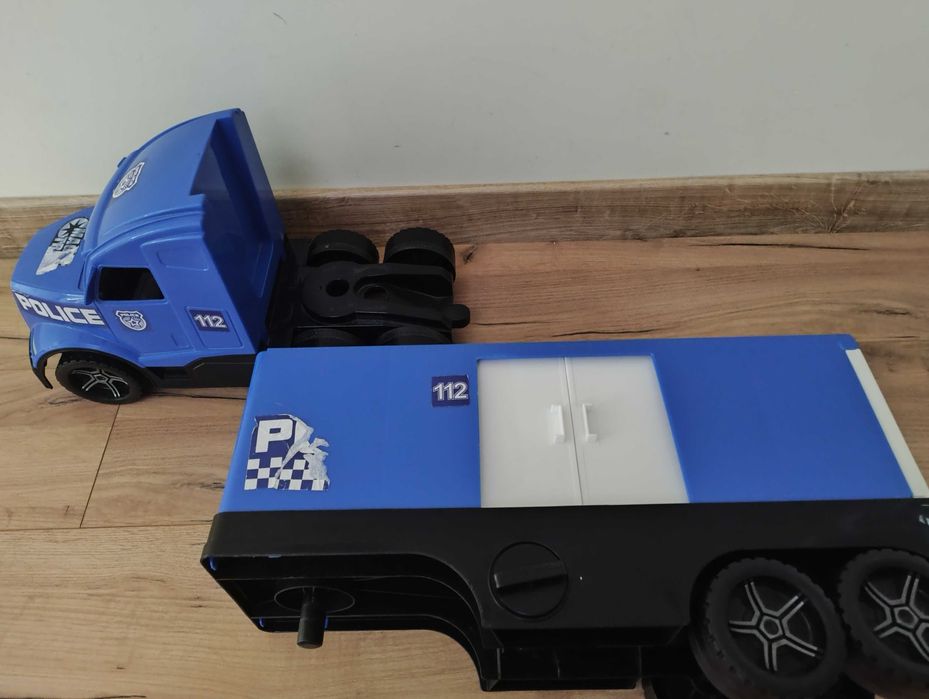 Auto transporter policyjny