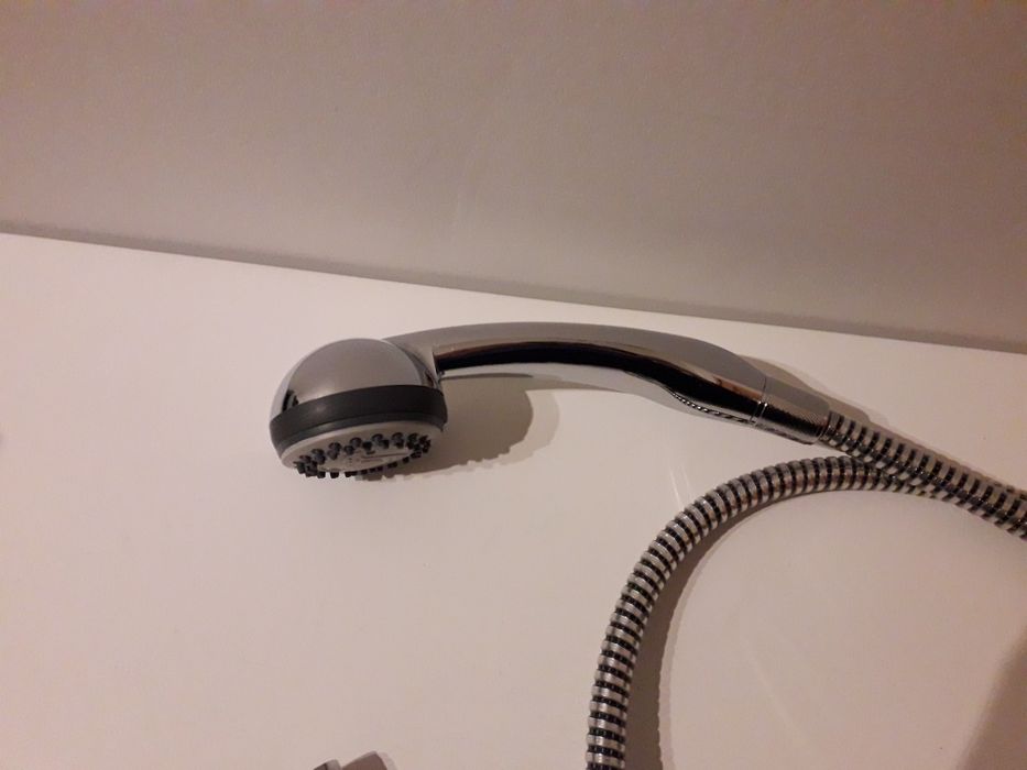 Chuveiro sem suporte de parede