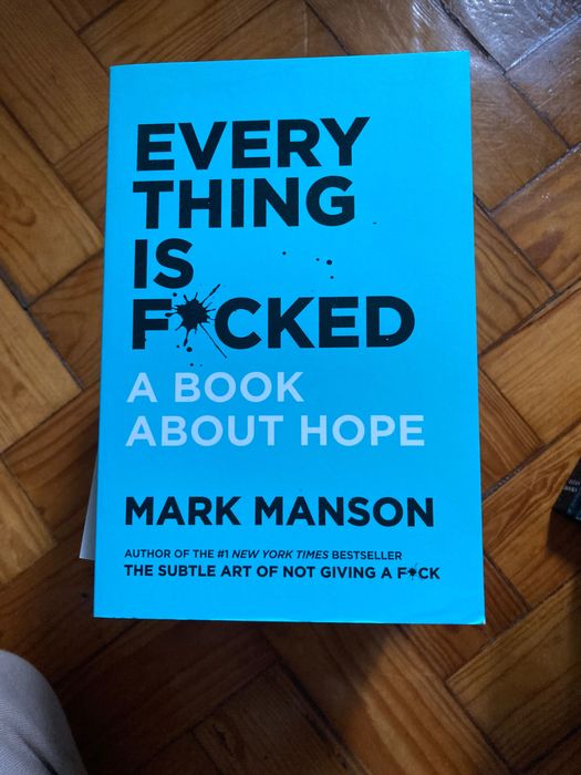 Livro Everything is f*cked de Mark Manson