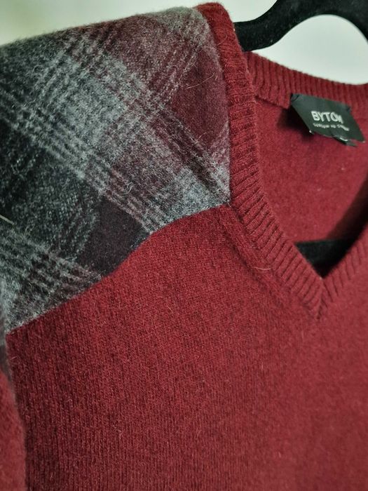 Sweter meski w serek Bytom z  naszywkami L 80% wełna bordowy elegancki