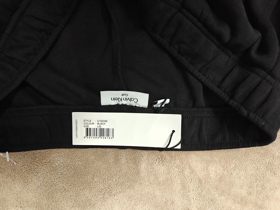 Оригінальний теплий костюм Calvin Klein (розмір L)