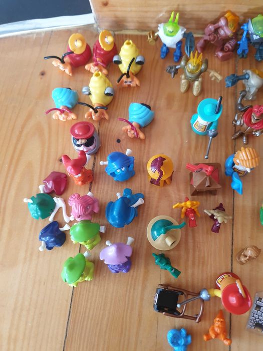 Zabawki Kinder Rycerze, Roboty