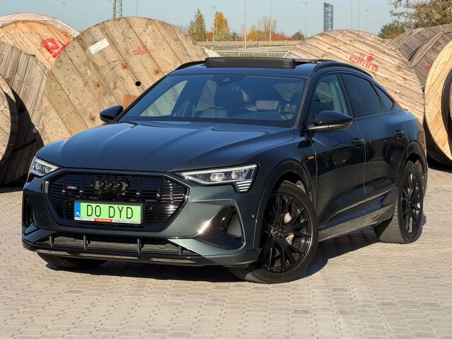 Audi e-tron 95kWh SalonPL Matrix LED Pneumatyka B&O Hak Panorama Fot. el. FV 23%