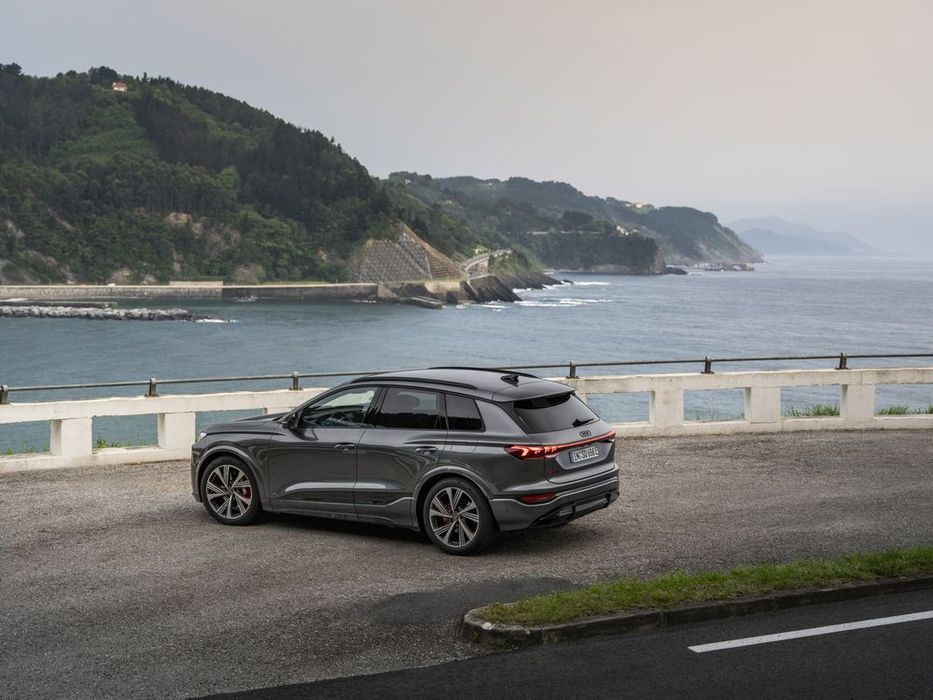 Audi SQ6 e-tron quattro 100 kWh