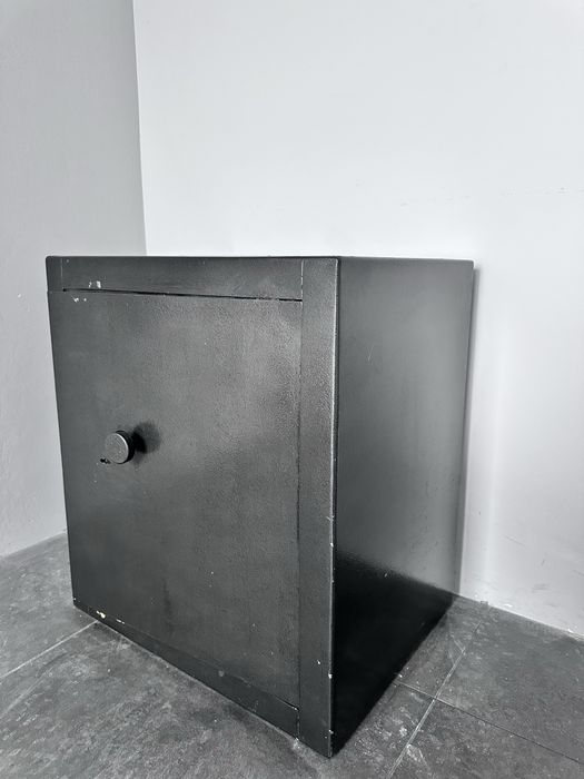 Сейф ( для обміну валют)