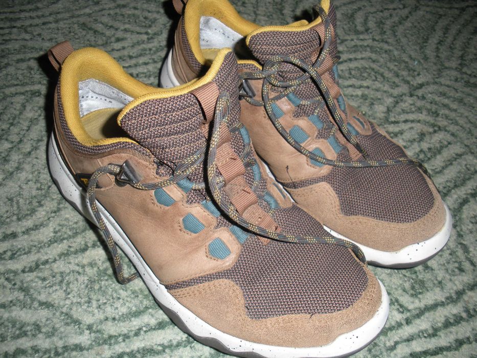 Кроссовки Teva Arrowood