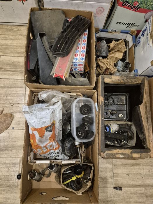 Zestaw części samochodowych VW / Audi / PRL – oryginały NOS i używane