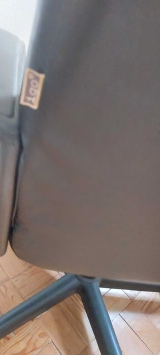 Cadeira de trabalho ergonómica, regulável e com rodas