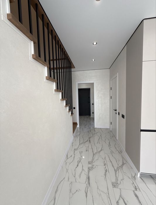 Дизайнерський новий таунхаус з ремонтом! Індивідуальне газове опалення