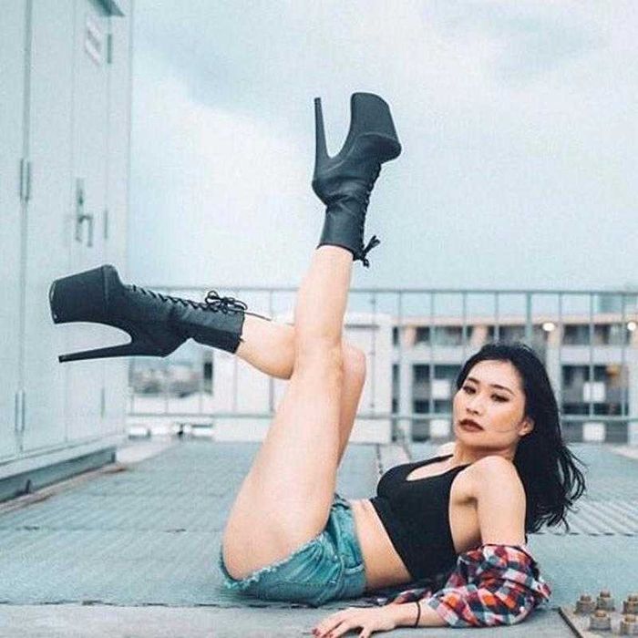 Черные стрипы ботильоны pleaser тройки