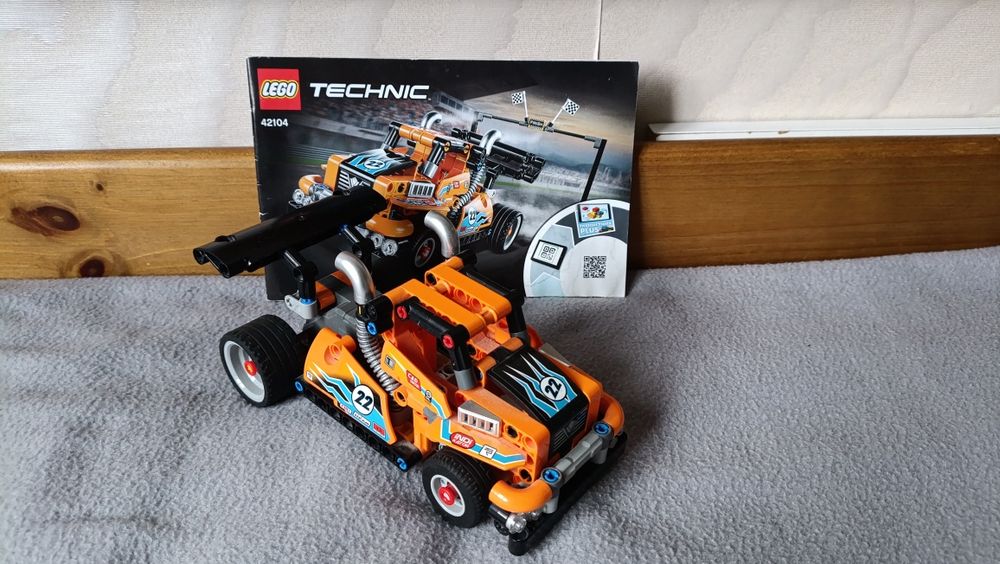 Lego technic Racing Truck (42104)