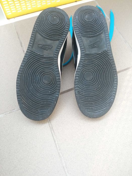 Buty NIKE PRIORITY LOW GS rozmiar 39 unisex