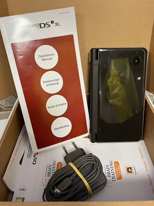 Nintendo DS XL - kompletnej pudełkiem