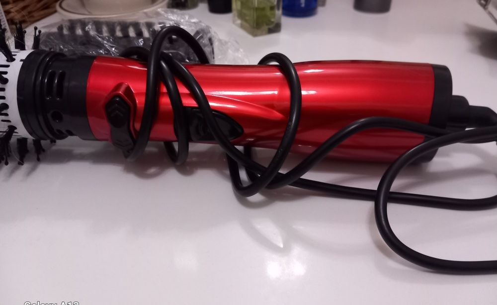 Escova eletrica de esticar e enrolar