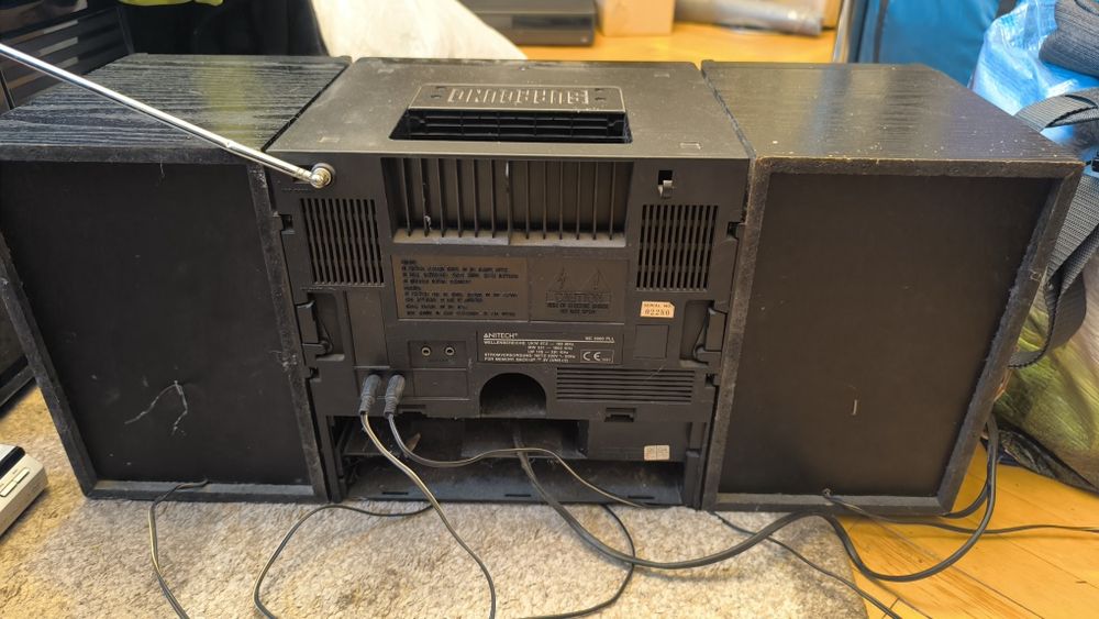 Radiomagnetofon Anitech
