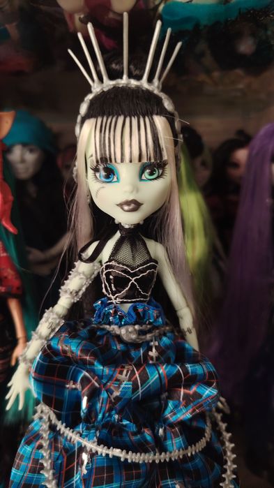 Monster high Frankie Stein Stitched In Style (opis)