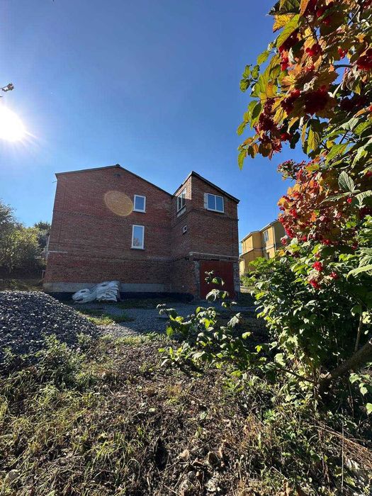 Продам будинок 4 кімнати Видрові Доли 18 соток!