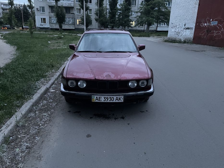 Продам бмв 7 е32