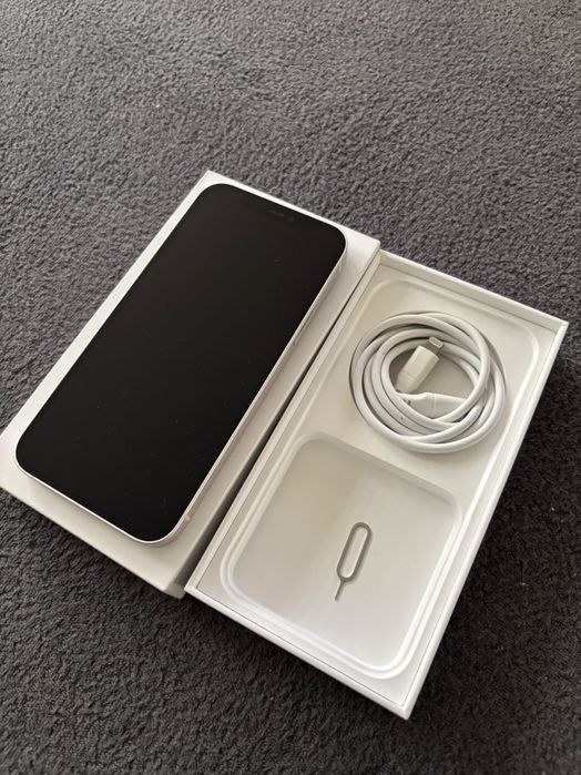 iPhone 12 w bardzo dobrym stanie