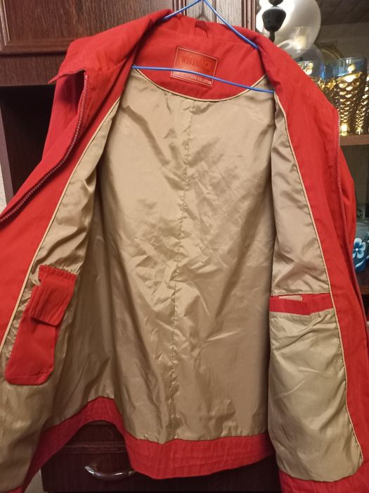 Ветровка женская