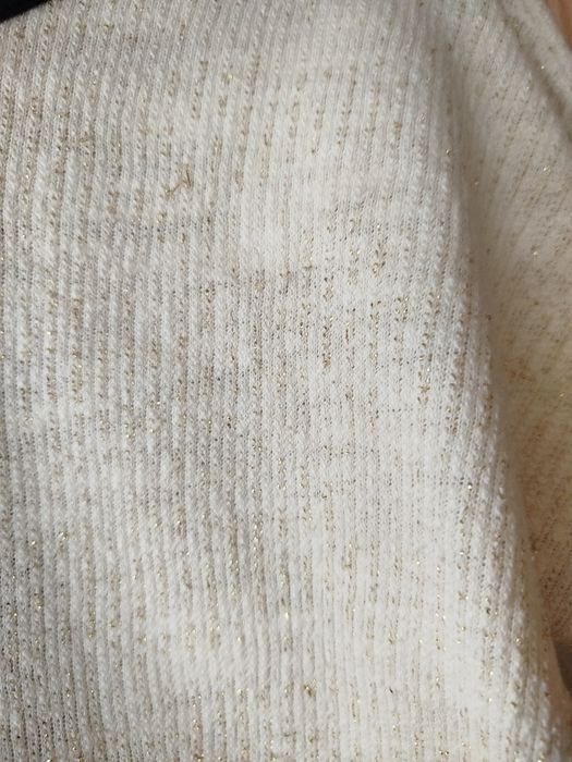 Sweterek ze złotą nitką  Oxyd