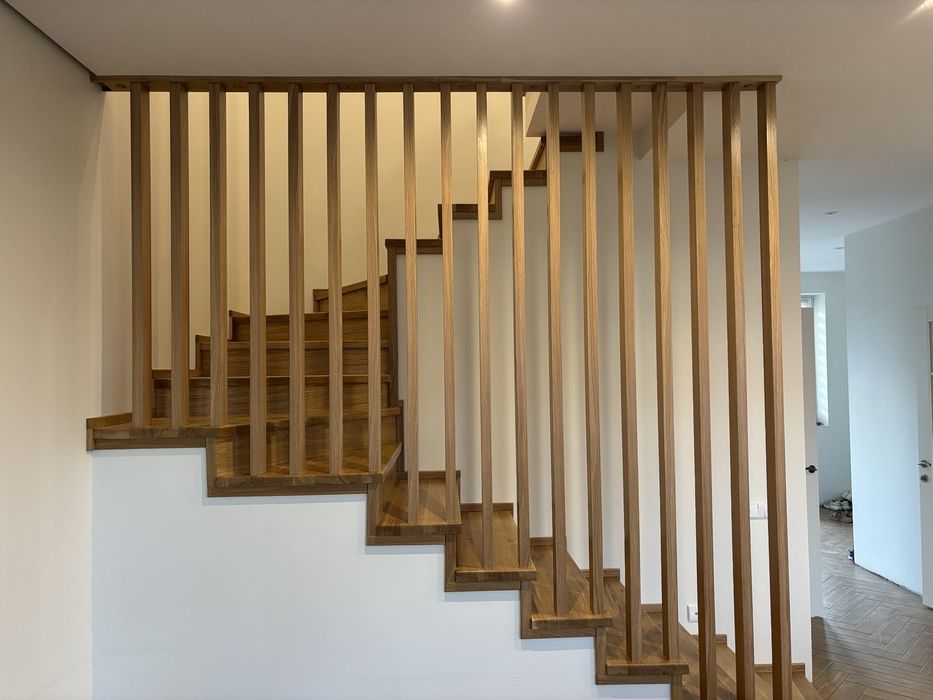 Сходи, каркас з металу