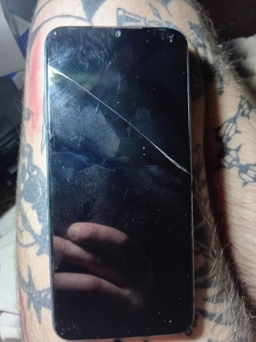 Продам телефон Tecno Spark