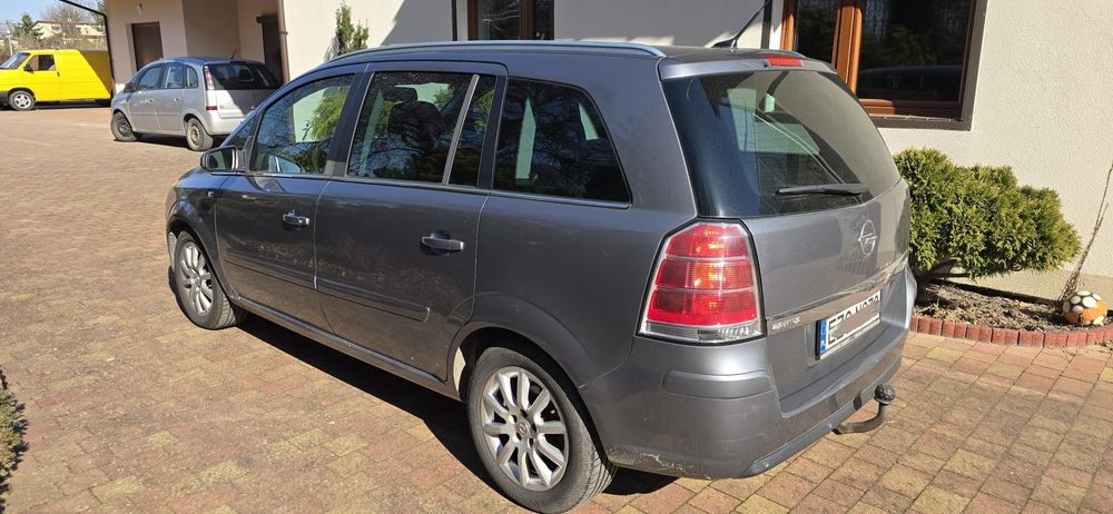 Zafira B diesel 7 osób ZADBANA