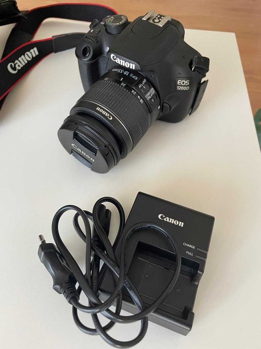 Máquina fotográfica Canon EOS 1200D