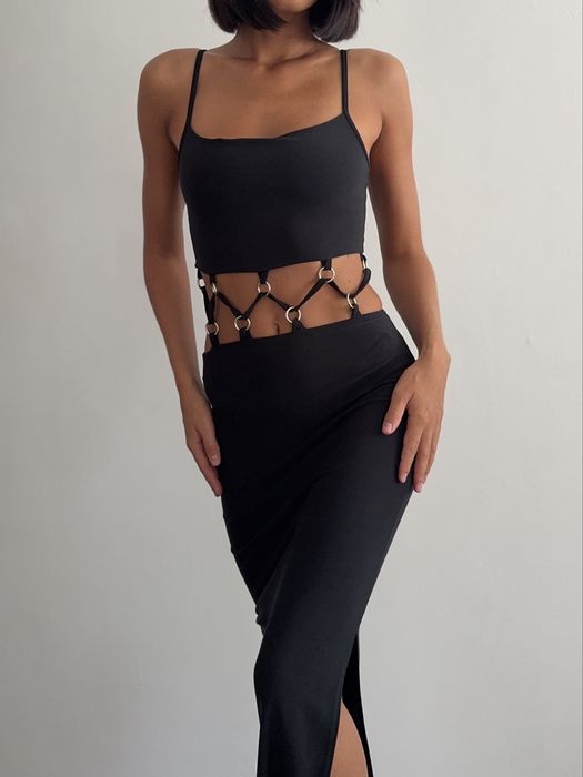 Длинное Платье с кольцами