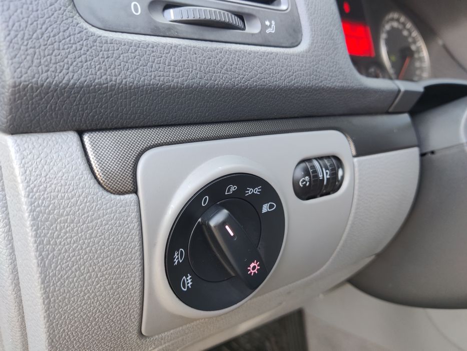 VW Golf 5  1.6MPI automatic