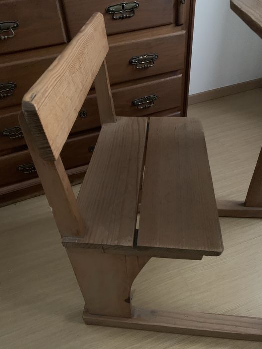 Secretária antiga da escola primária